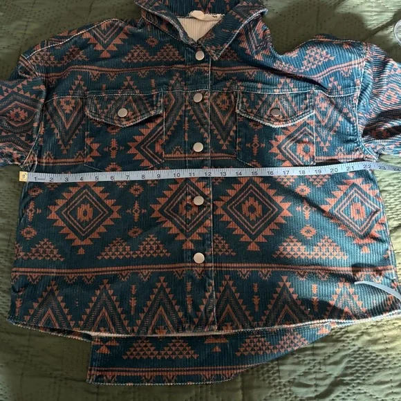 NWOT Savannah Jane Teal and Coral Patterned Shacket - Picture 4 of 5